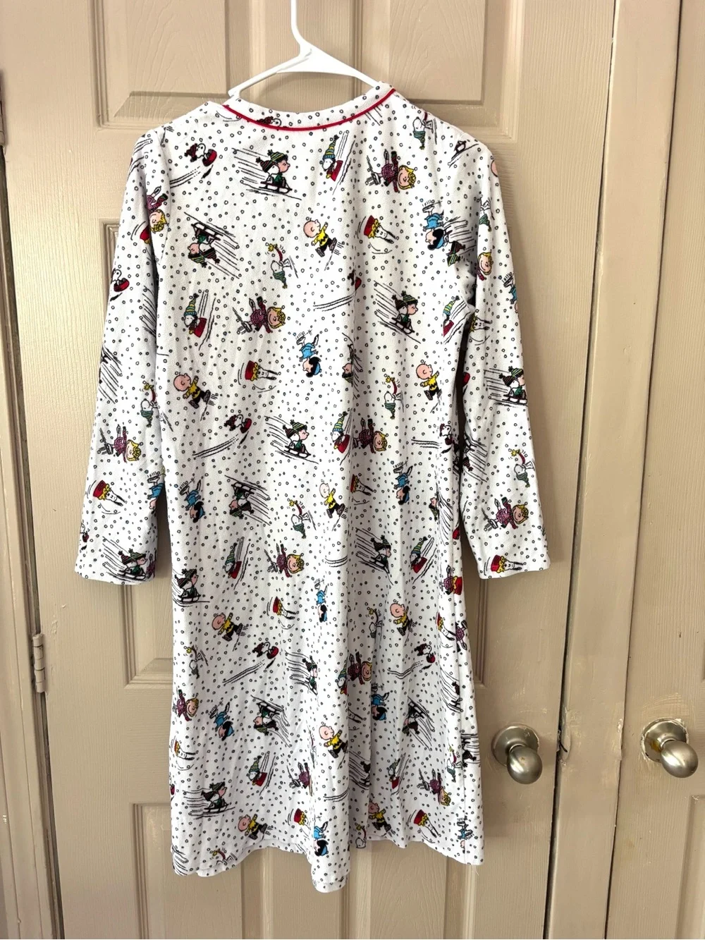 Peanuts Snoopy and Friends Ice Skating Long-Sleeve Nightgown SZ XL 14-16 Juniors